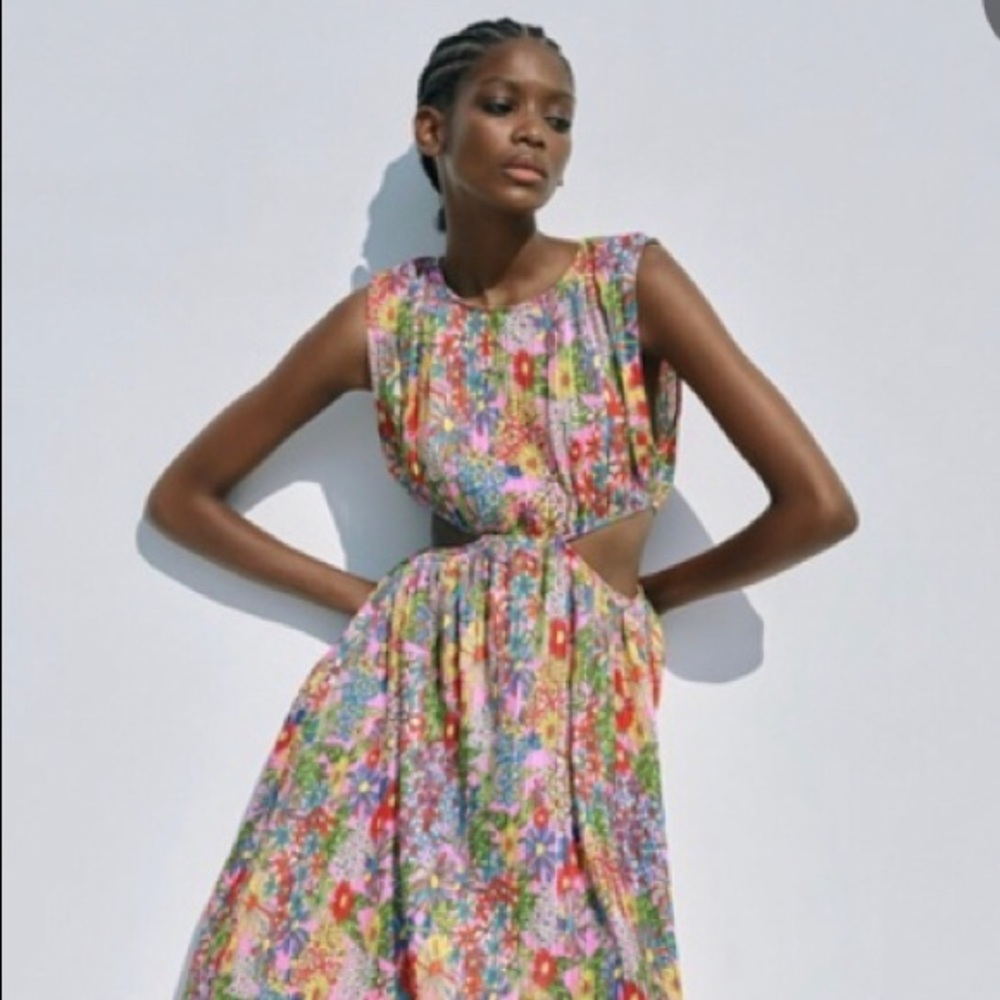 Zara floral midi dress w cutouts and pleated skirt